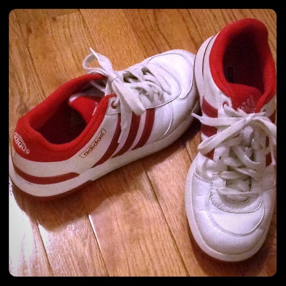 vintage adidas tennis shoes